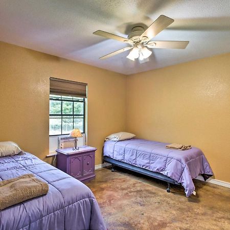 Texas Cabin On 130 Acres Walk To Lake Ray Roberts Collinsville Eksteriør billede