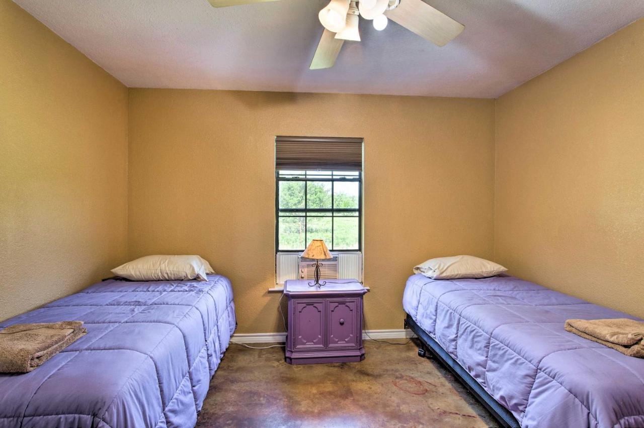 Texas Cabin On 130 Acres Walk To Lake Ray Roberts Collinsville Eksteriør billede