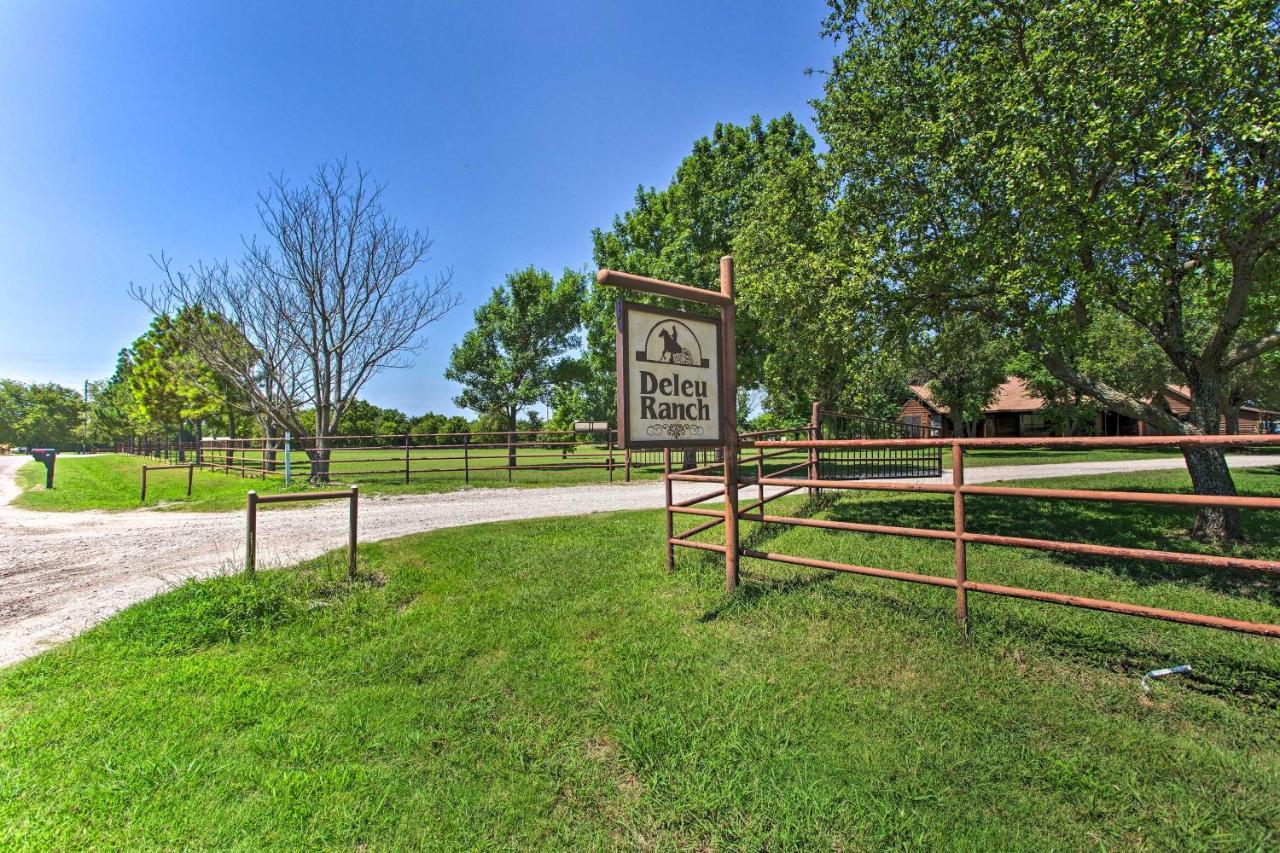 Texas Cabin On 130 Acres Walk To Lake Ray Roberts Collinsville Eksteriør billede